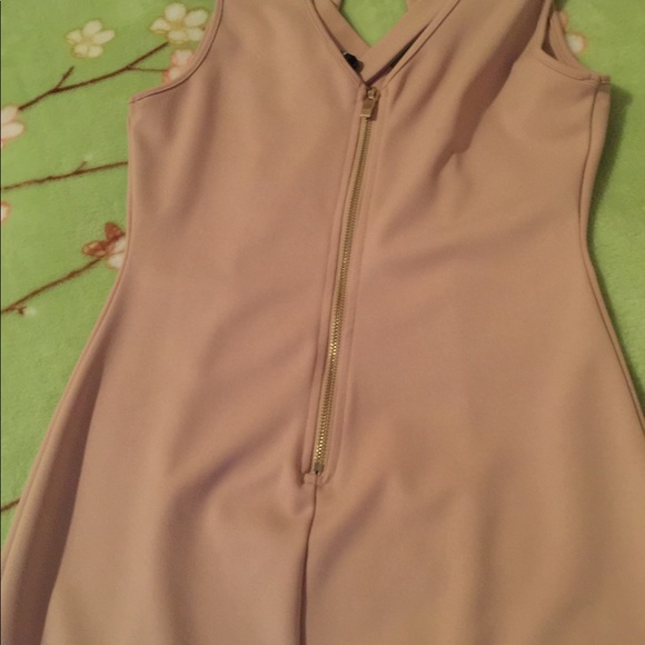 Dress 👗 - Picture 3 of 4